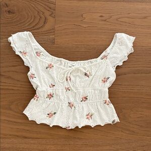 Kirious Los Angeles Floral Eyelet Cropped Top. Size Small. NWOT.